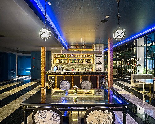 Lobby Bar